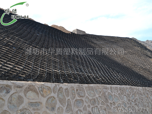 高強土工格室擋墻在高速公路拓寬中的研究